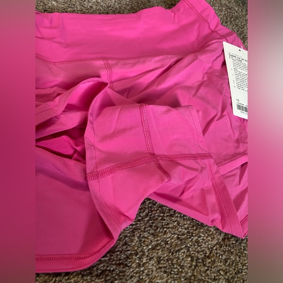 Lululemon NWT size 10 Speed Up HR Short 2.5” *Lined - Picture 4 of 6
